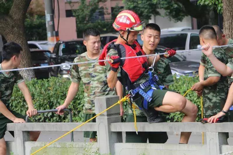 浙江台风最新动态与巷弄深处的独特风味