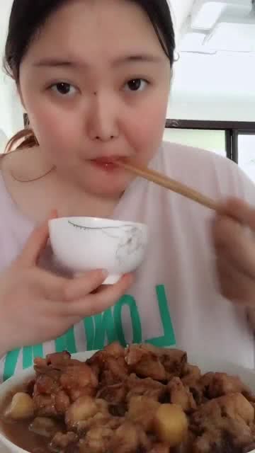 最新吃视频大放送，带你领略全球美食的魅力世界